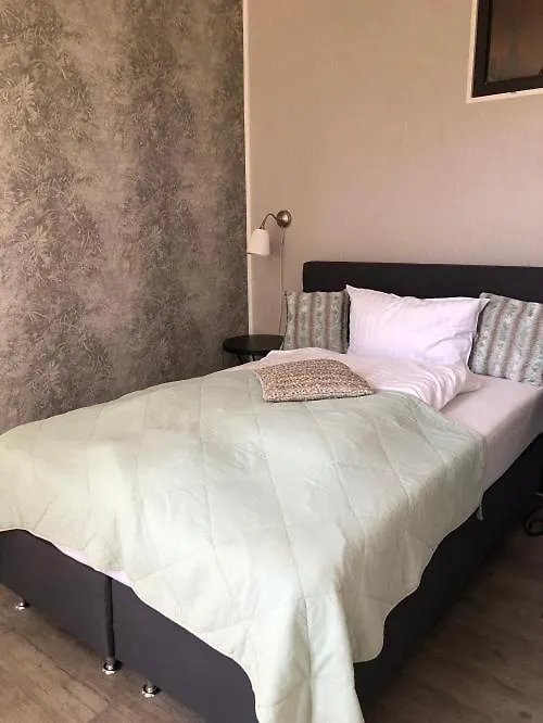 Ferienwohnung Alte Schule 22 Am Saseler Markt 2 Schlafzimmer & Baeder Hochwertig Hamburg Apartment