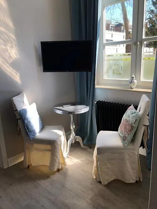 Apartment Ferienwohnung Alte Schule 22 Am Saseler Markt 2 Schlafzimmer & Baeder Hochwertig Hamburg