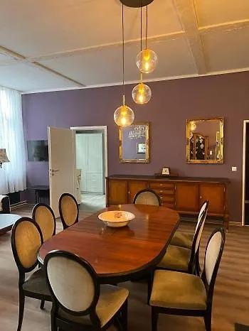 Ferienwohnung Alte Schule 22 Am Saseler Markt 2 Schlafzimmer & Baeder Hochwertig Hamburg Germany