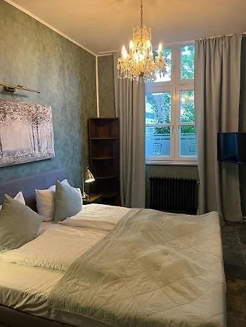 Apartment Ferienwohnung Alte Schule 22 Am Saseler Markt 2 Schlafzimmer & Baeder Hochwertig Hamburg Germany