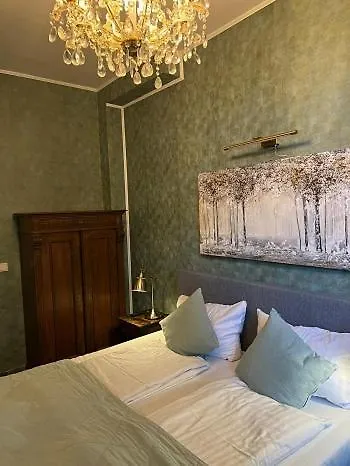 Apartment Ferienwohnung Alte Schule 22 Am Saseler Markt 2 Schlafzimmer & Baeder Hochwertig Hamburg